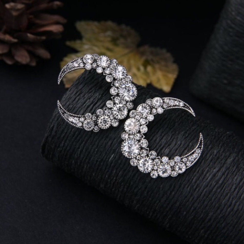 Large crystal crescent moon statement earrings - Picture 4 of 4